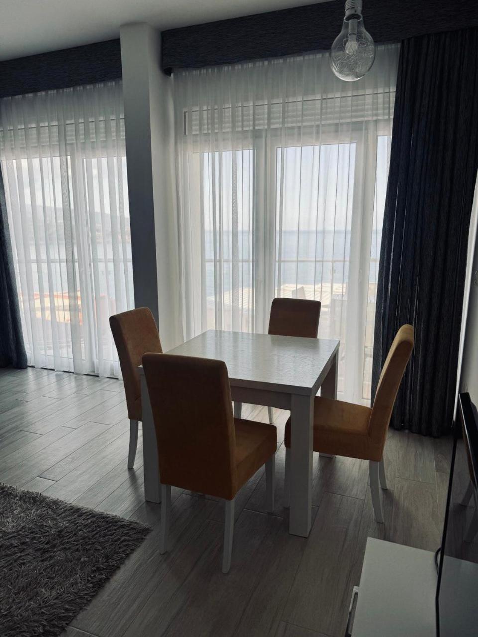Sf Apartments Lux Добра-Вода Экстерьер фото